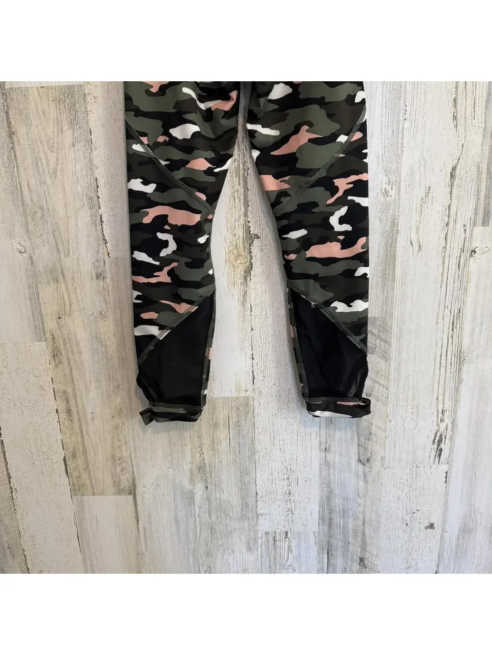 Old Navy Active Girls Size Large (10/12) Camo Leggings Activewear